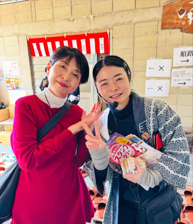 【第37回酒蔵開放 澤田酒造】
愛知・常滑　創業1848年 老舗蔵元「澤田酒造」
毎年大盛況の「白老 酒蔵開放」に行ってきました😊

昔ながらの手仕事で醸す酒造りを、
蔵の隅々まで間近で体感✨

酒粕甘酒のふるまい、槽口からしぼったばかり純米生原酒の無料試飲！新酒も有料で飲み比べなど、他にもいろいろあります❣️

●地元のこだわりの美味しいお店が多数出店
・稲垣屋製菓舗さん／酒素饅頭
・カネ光水産さん／しらす干しなど
・國松本店さん／濱納豆
・Le coeuryuzu with ESPRITさん（土）
・涼太郎さん（日）／知多のガストロノミー
・Realiser（レアリゼ）
・豆福さん／豆菓子
他、多数・・・

●展示
・麹室見学
・知多半島最後の樽職人の道具展示、
・酒蔵の道具展示　など　他も

●ワークショップ・販売コーナー
「箍（たが）編みでお猪口ストラップを作ろう」
アクセサリー、竹細工や、伝統的工芸品など、他

澤田会長にご挨拶。
六代目　澤田薫さんにご挨拶
おめでとうございます㊗️

・初出店の日本料理 山縁さんの「鰆が入った粕汁」
・カネミツ水産「あみえび」を。もう最高！
・國松本店さんでは、焼きたて濱納豆いただく！

・「おいしくらし工房覚王山」名入りスマホスタンド購入。

そのちゃまが、丁寧につくってくださいました❗️ありがとうございます🙇‍♀️

かこちゃん、ようこちゃんともお会いする。
嬉しい💕

最後は、お目当ての新酒を連れて帰ります✨
我が家には欠かせない料理酒「おおごっつぉ」も

盛りだくさんの酒蔵開放💕

香り立つ蔵の空気ごと、
白老さんの世界をたっぷりと味わいました❣️

澤田酒造さん、ありがとうございます✨
来年もよろしくお願いいたします。

#澤田酒造
#酒蔵開放
#白老
#おいしくらし工房覚王山
#ここライフ100